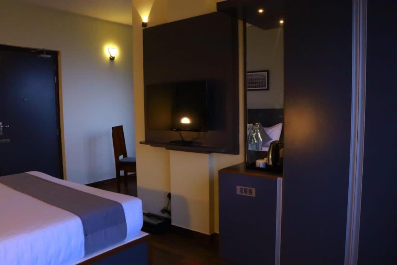 Minus 1 Hotel Kodaikanal Bagian luar foto