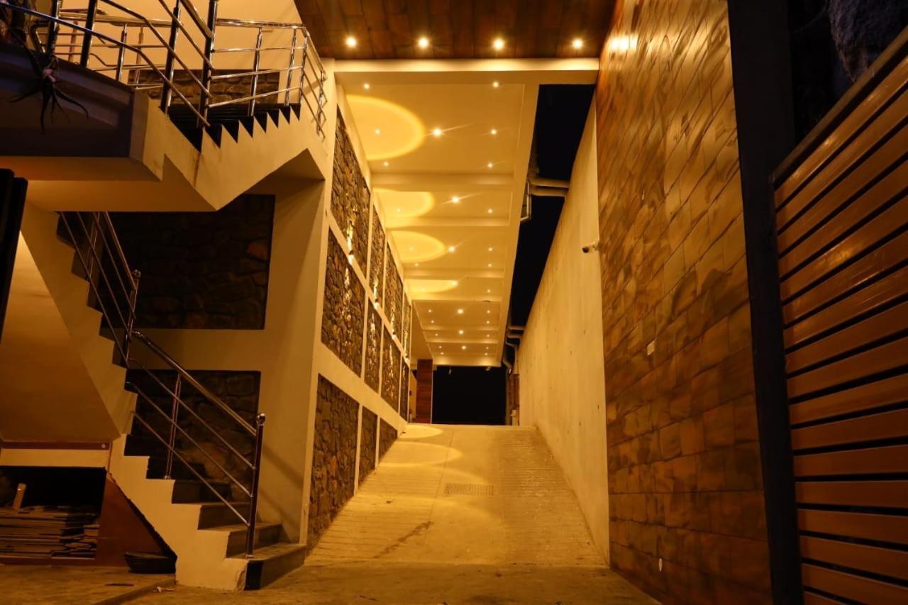 Minus 1 Hotel Kodaikanal Bagian luar foto